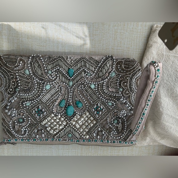 NWT Beautiful beaded evening clutch / wristlet in silver & turquoise - Picture 12 of 13